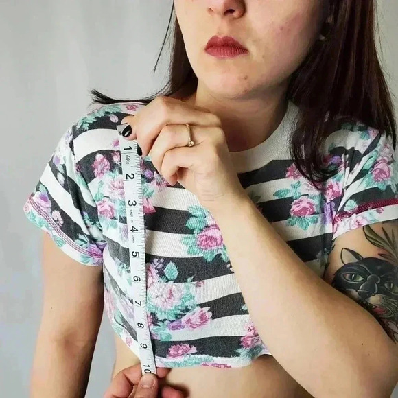 Custom Rare Vtg 80's Baby Mini Cropped Striped Floral Tee - Picture 9 of 10